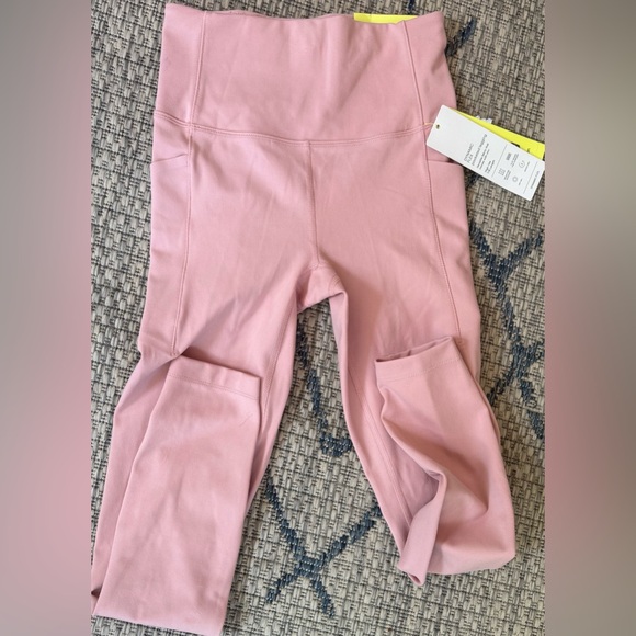 All in Motion Light Pink Leggings size XS NWT - Picture 4 of 6